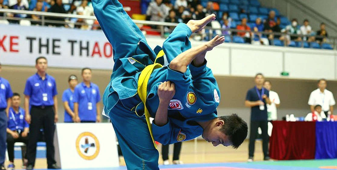 Tsarukyan - Danis: Một cuộc ẩu đả ở họp báo không che giấu được sự thật về trận đấu vật